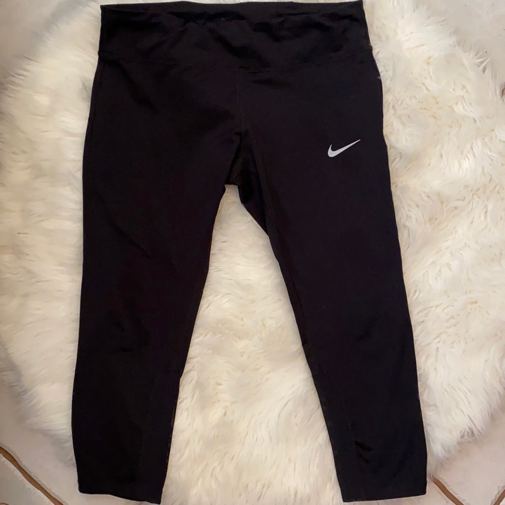 Nike Dri-Fi Capri Leggings